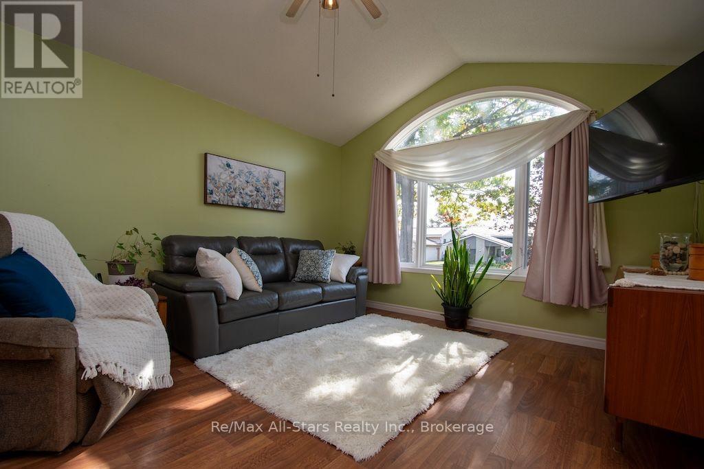 41 Cedartree Lane Property Photo 7
