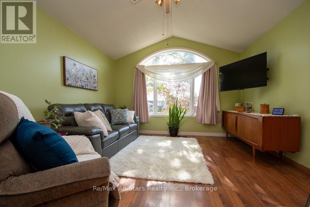 41 Cedartree Lane Property Photo 8