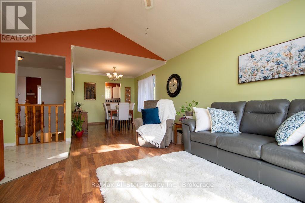 41 Cedartree Lane Property Photo 9