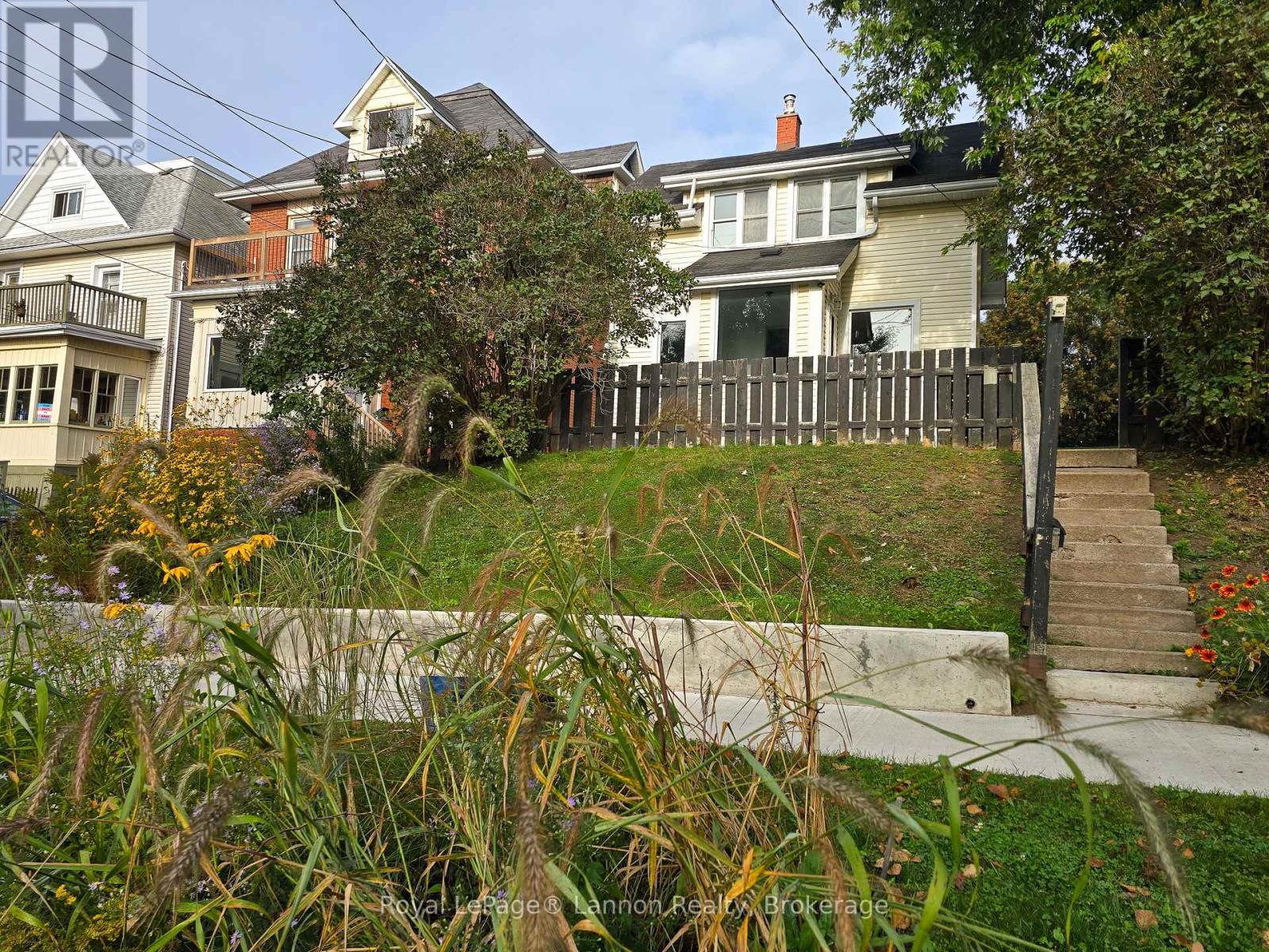 16 CROWN STREET