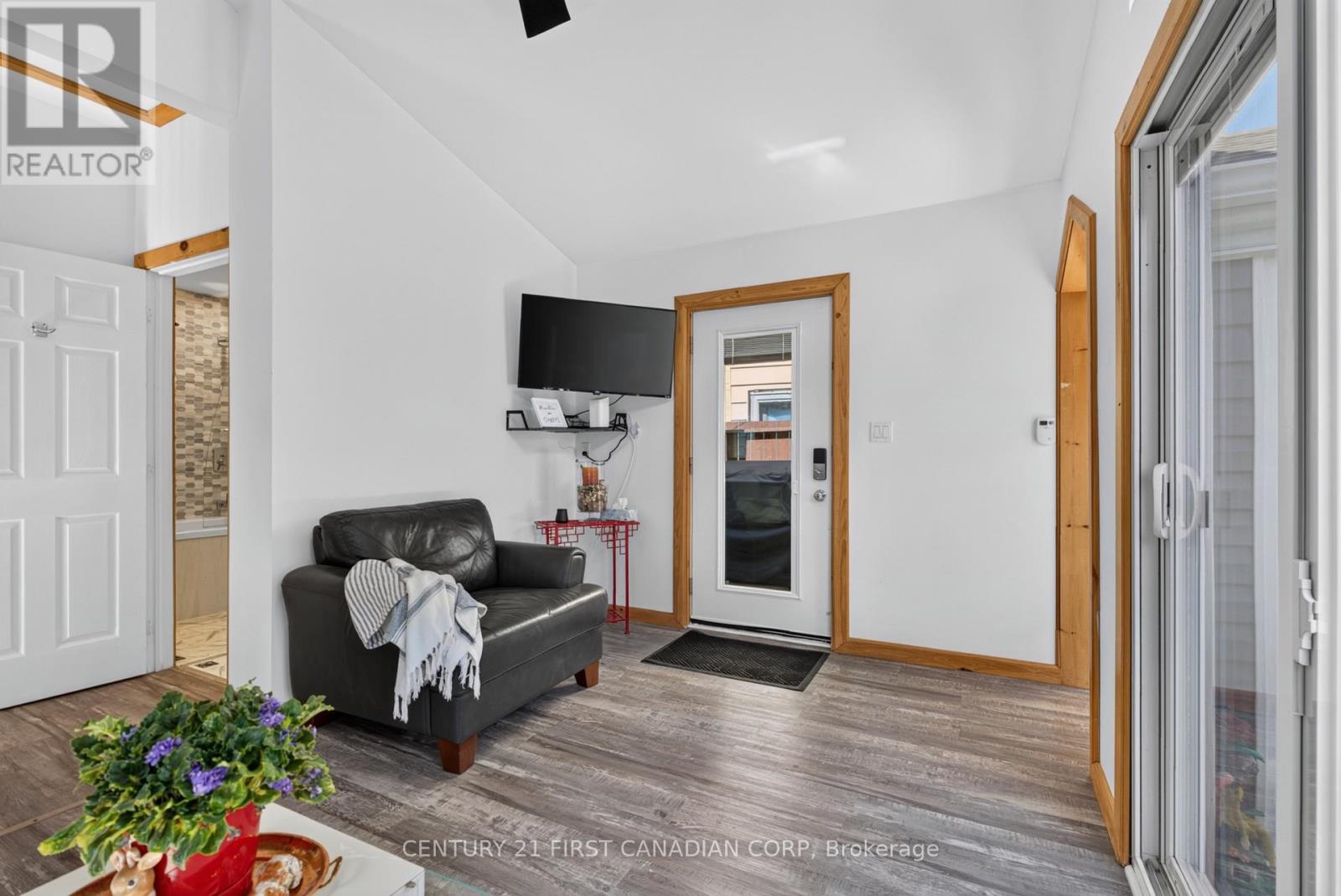 75 Alma Street Property Photo 5