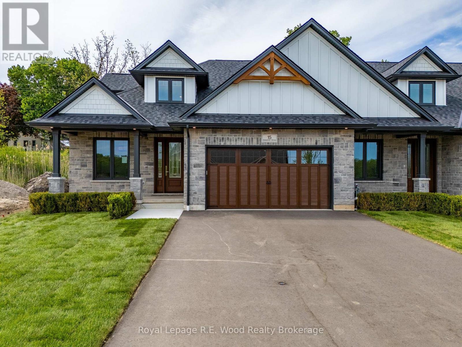 9 GREENHILL DRIVE Property Photo 1