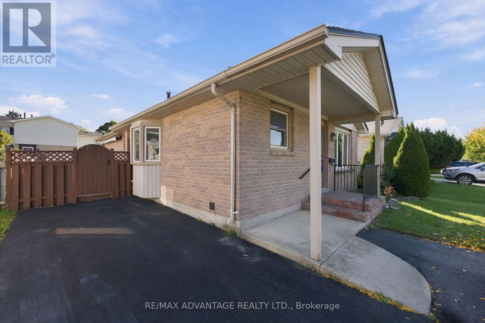15 Cheswick Circle Property Photo 3