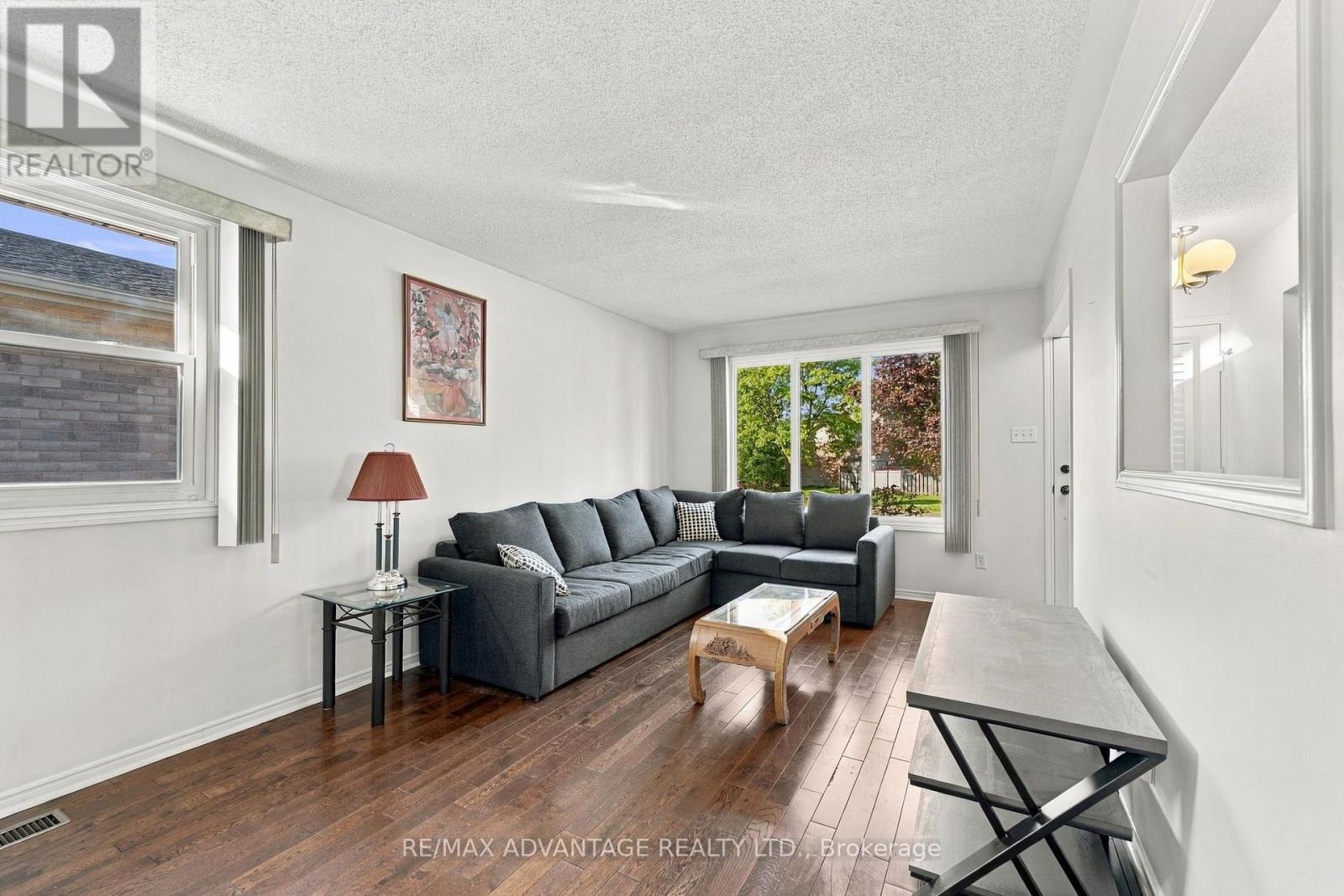 15 Cheswick Circle Property Photo 6