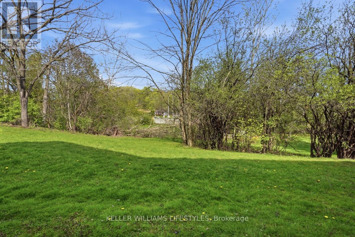 24 - 519 Riverside Drive Property Photo 7