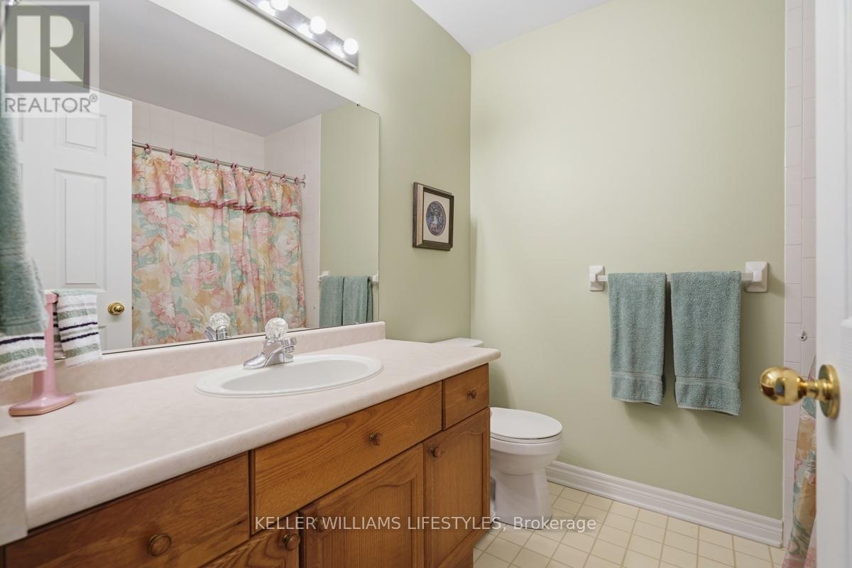 24 - 519 Riverside Drive Property Photo 36