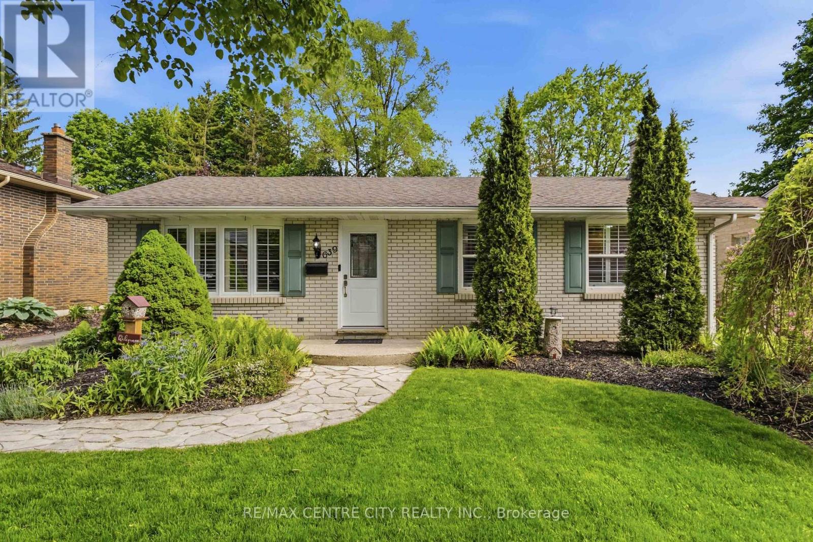 639 Dunboyne Crescent Property Photo 1