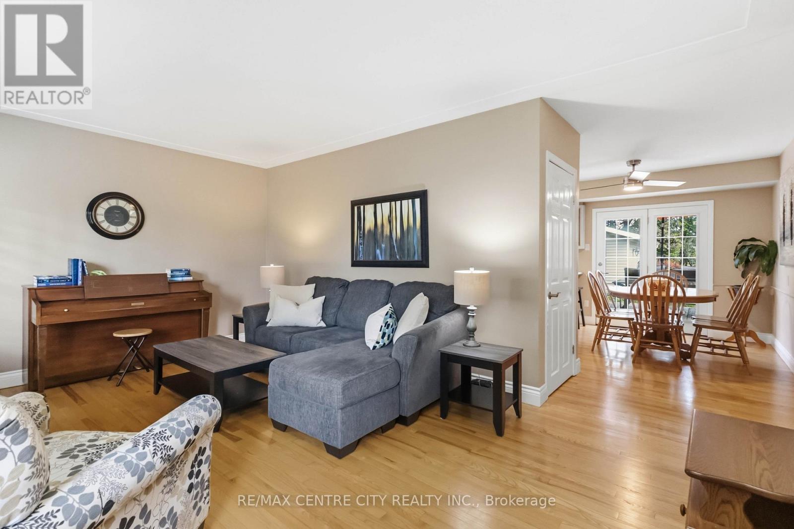 639 Dunboyne Crescent Property Photo 10