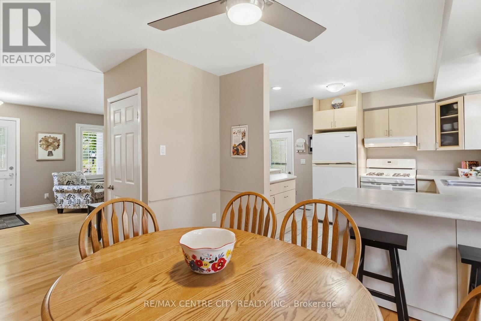 639 Dunboyne Crescent Property Photo 16