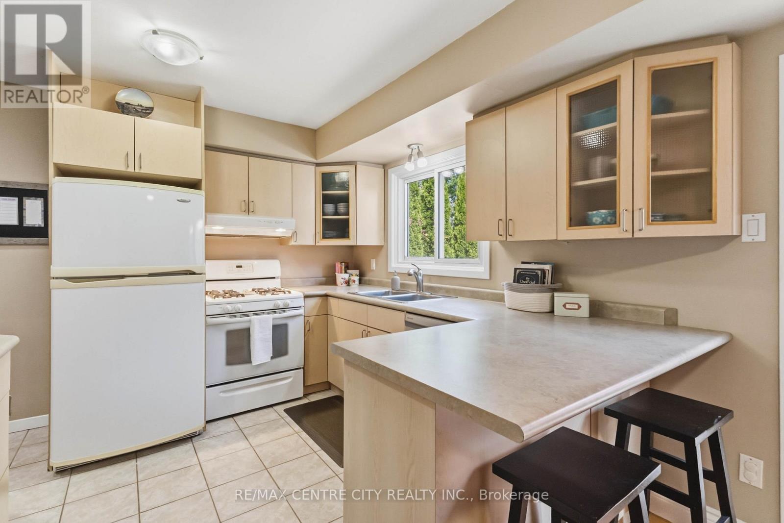 639 Dunboyne Crescent Property Photo 17