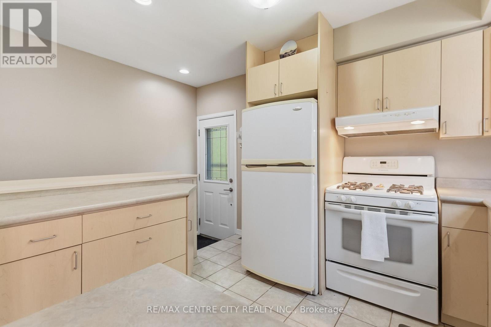639 Dunboyne Crescent Property Photo 19