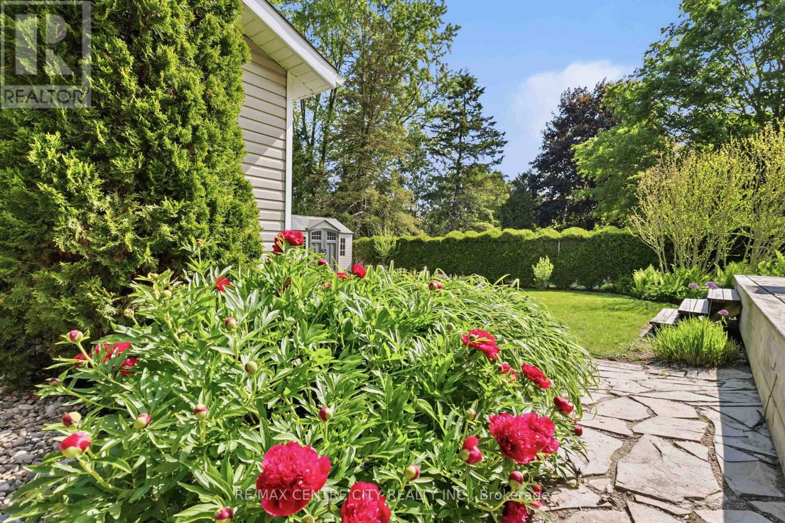 639 Dunboyne Crescent Property Photo 40