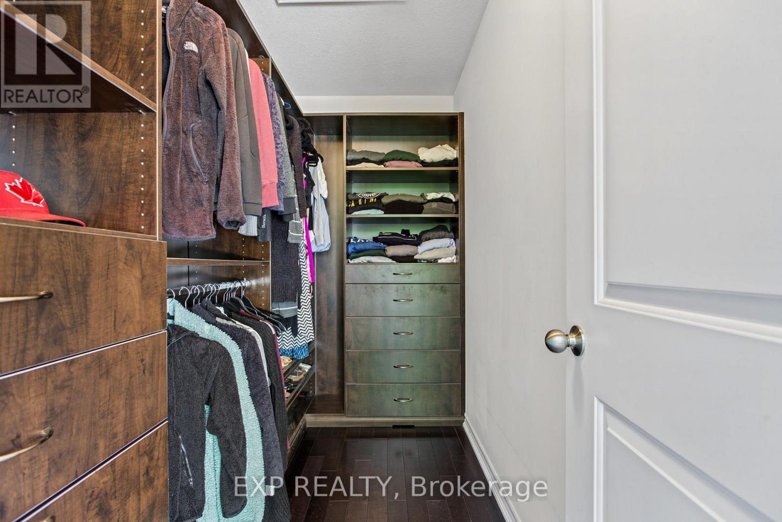 7 Lampman Drive Property Photo 22