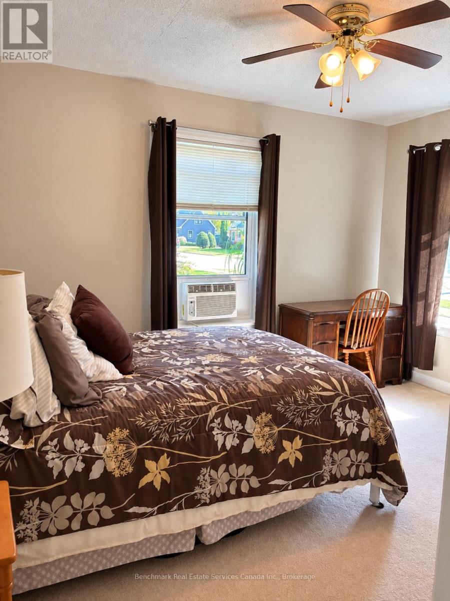 56 Sanders Street E Property Photo 11