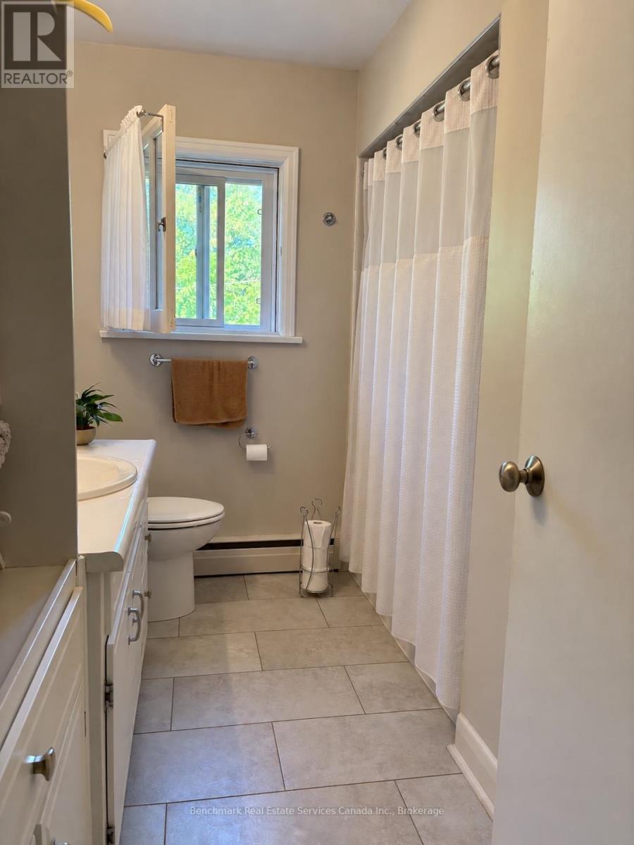 56 Sanders Street E Property Photo 12