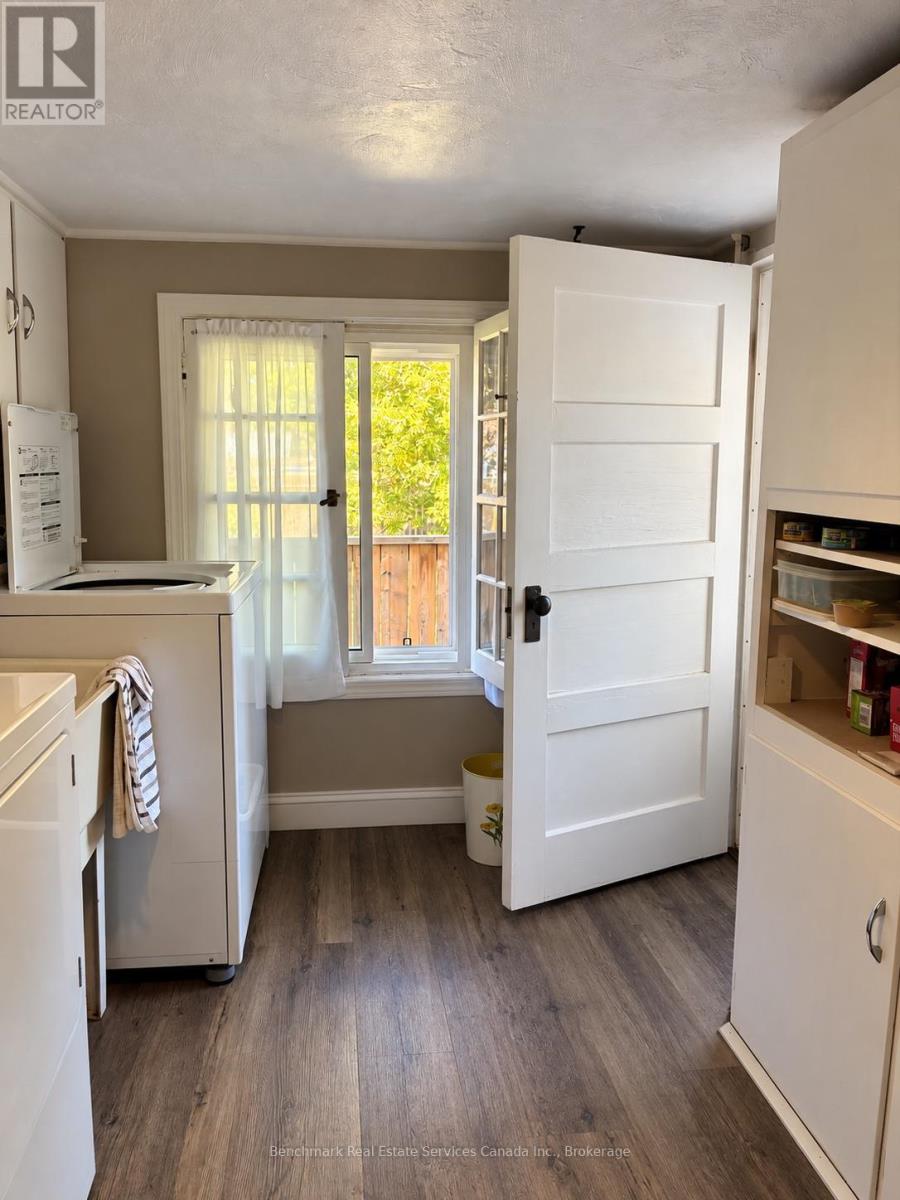 56 Sanders Street E Property Photo 14