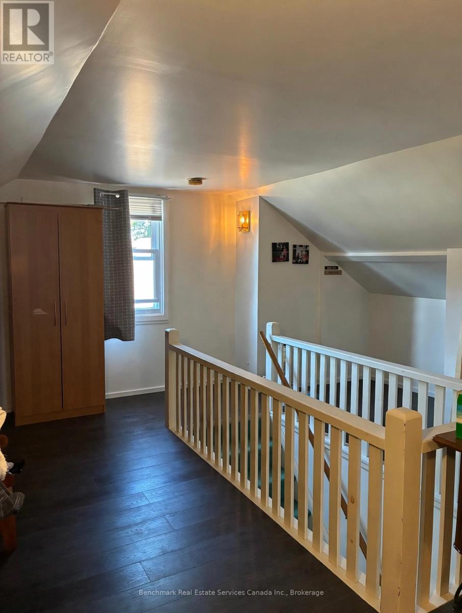 56 Sanders Street E Property Photo 15