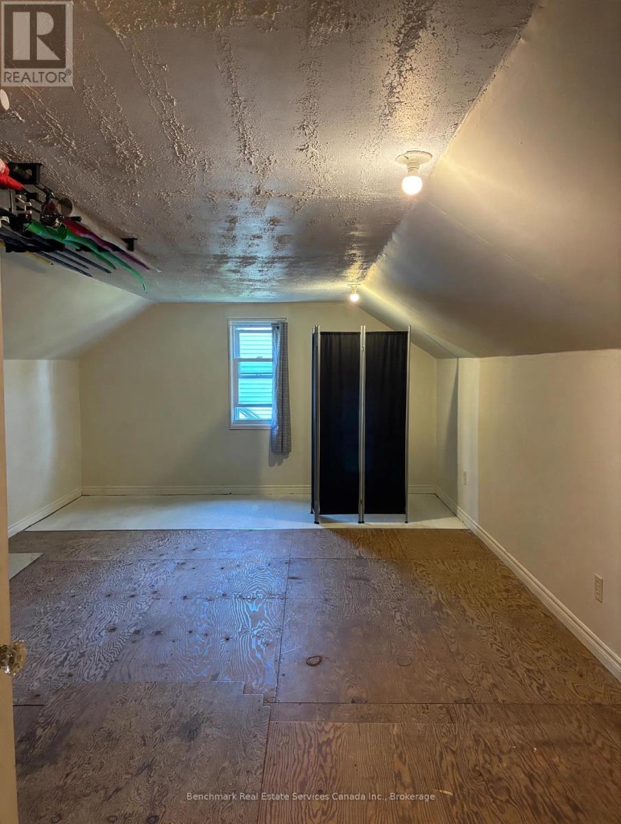 56 Sanders Street E Property Photo 17