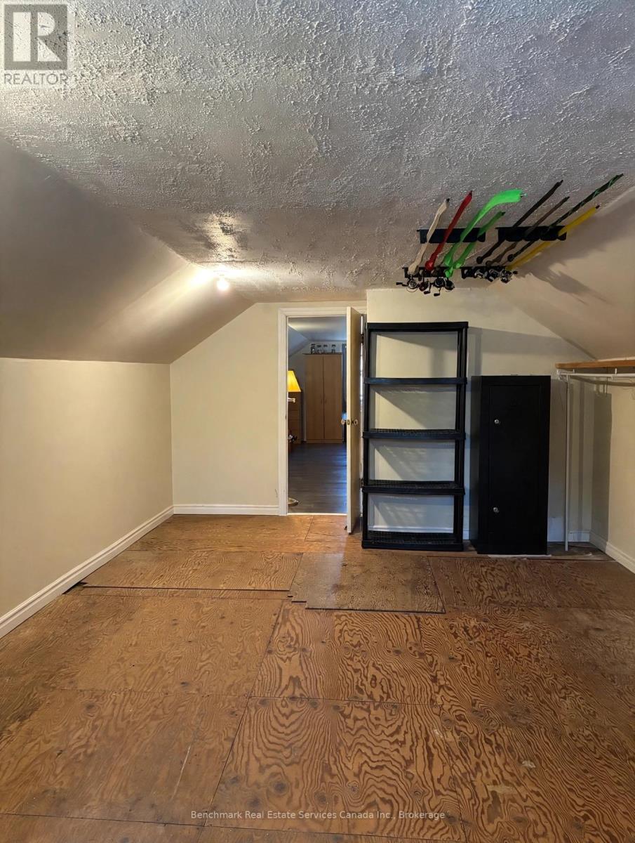 56 Sanders Street E Property Photo 18