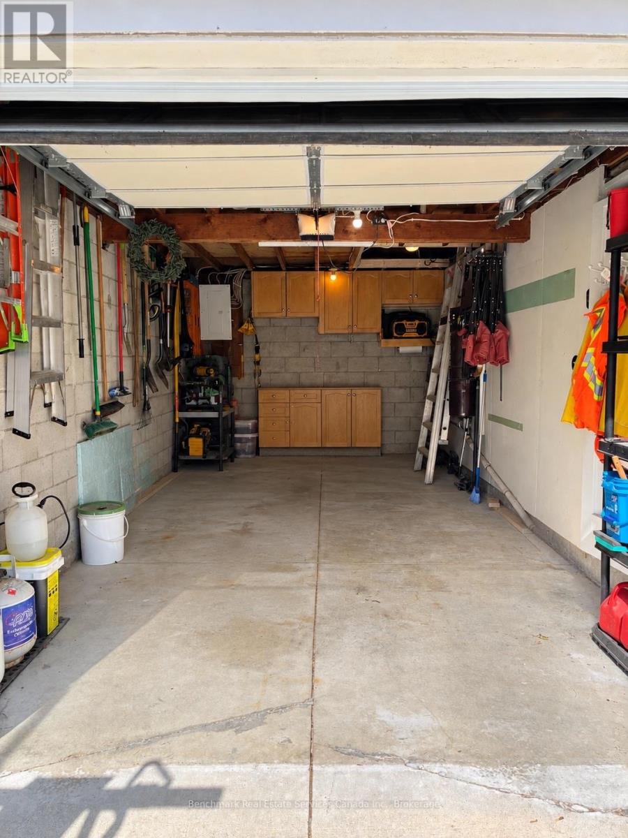 56 Sanders Street E Property Photo 20