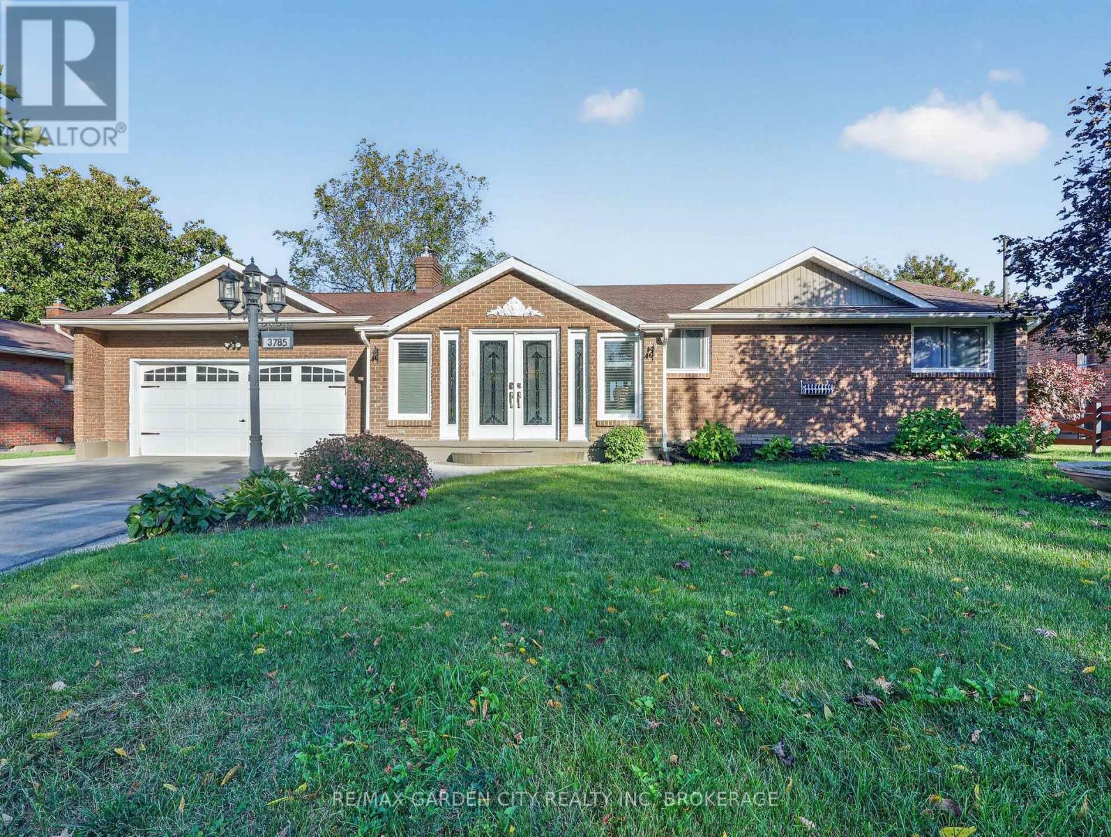 3785 Nineteenth Street Property Photo 4