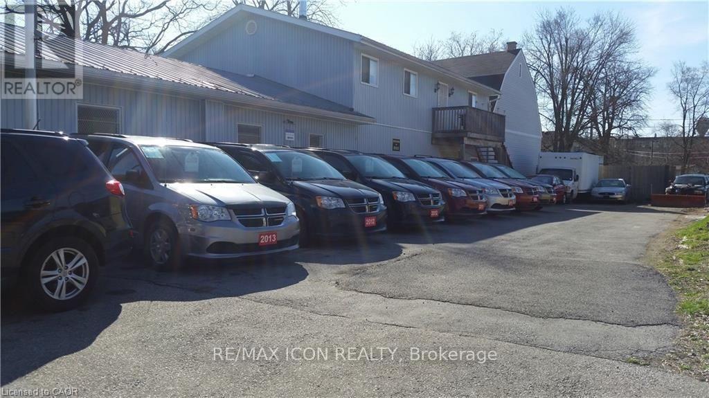 227 Louisa Street Property Photo 2