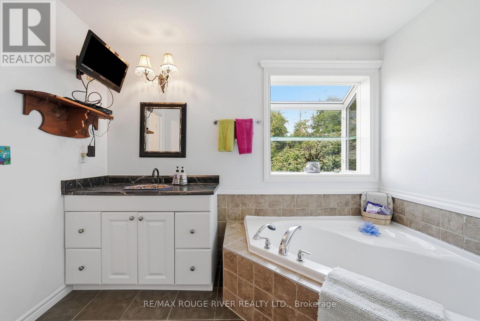 1a - 7276 County Road 18 Property Photo 18