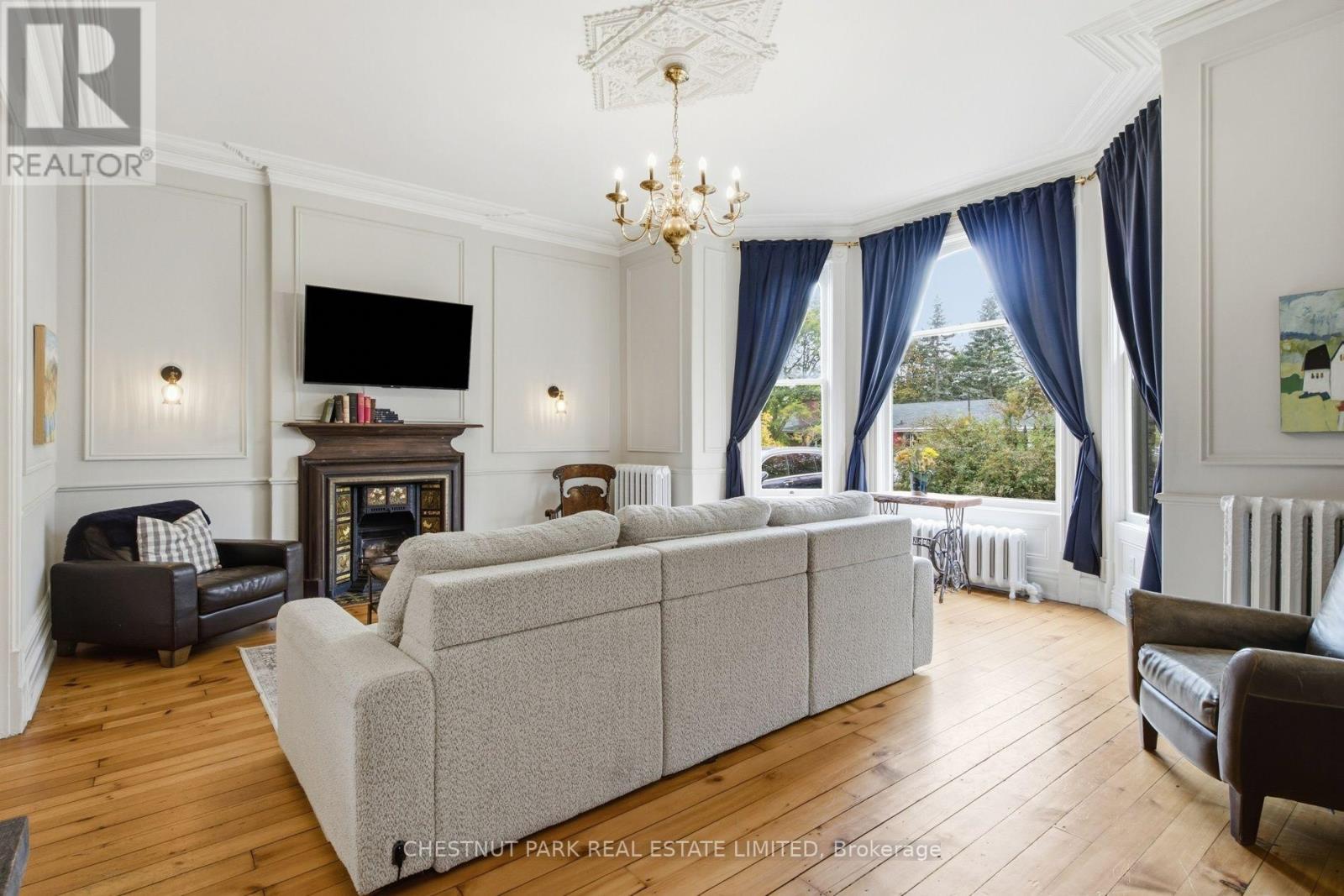 18 Hawarden Avenue Property Photo 7
