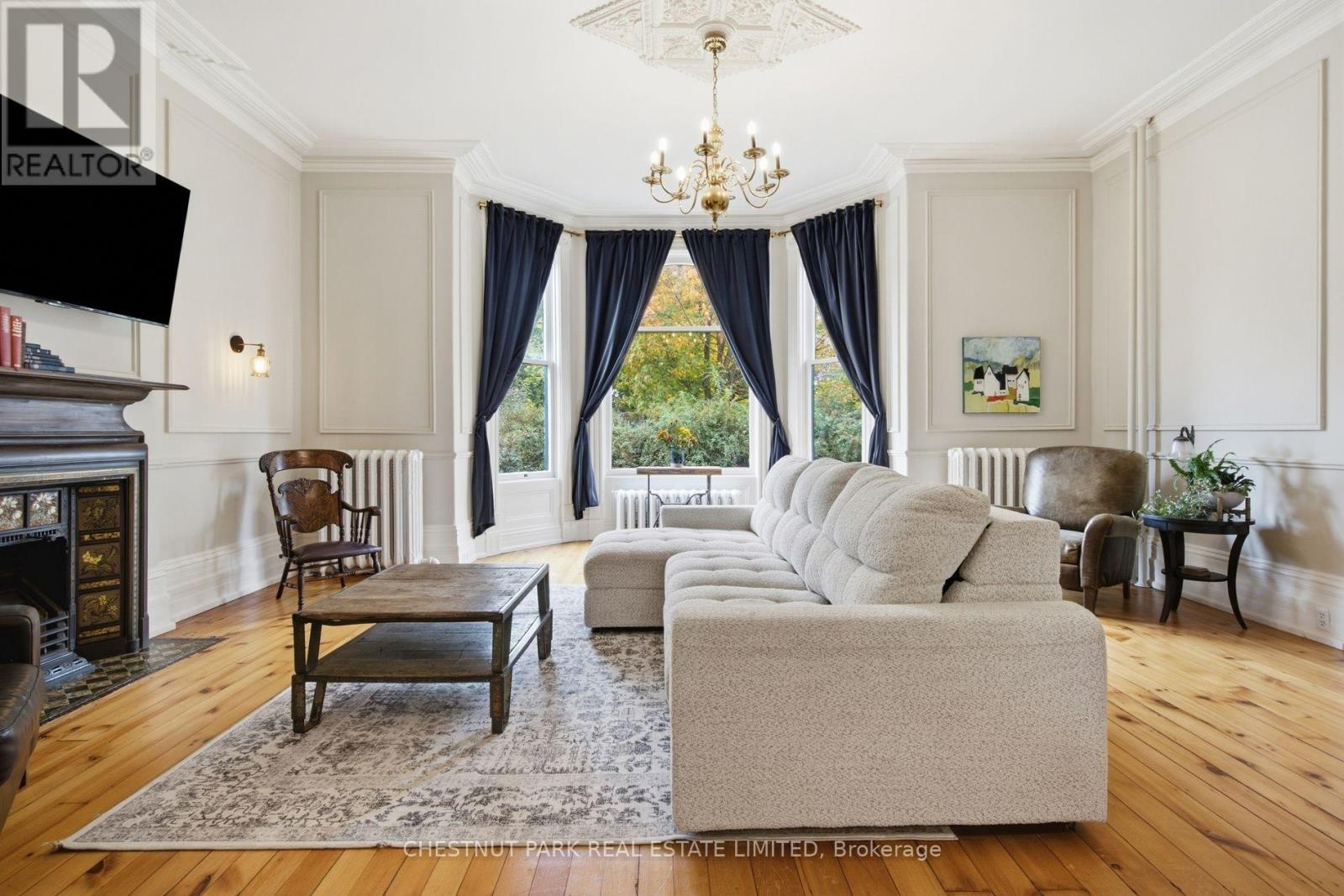18 Hawarden Avenue Property Photo 8