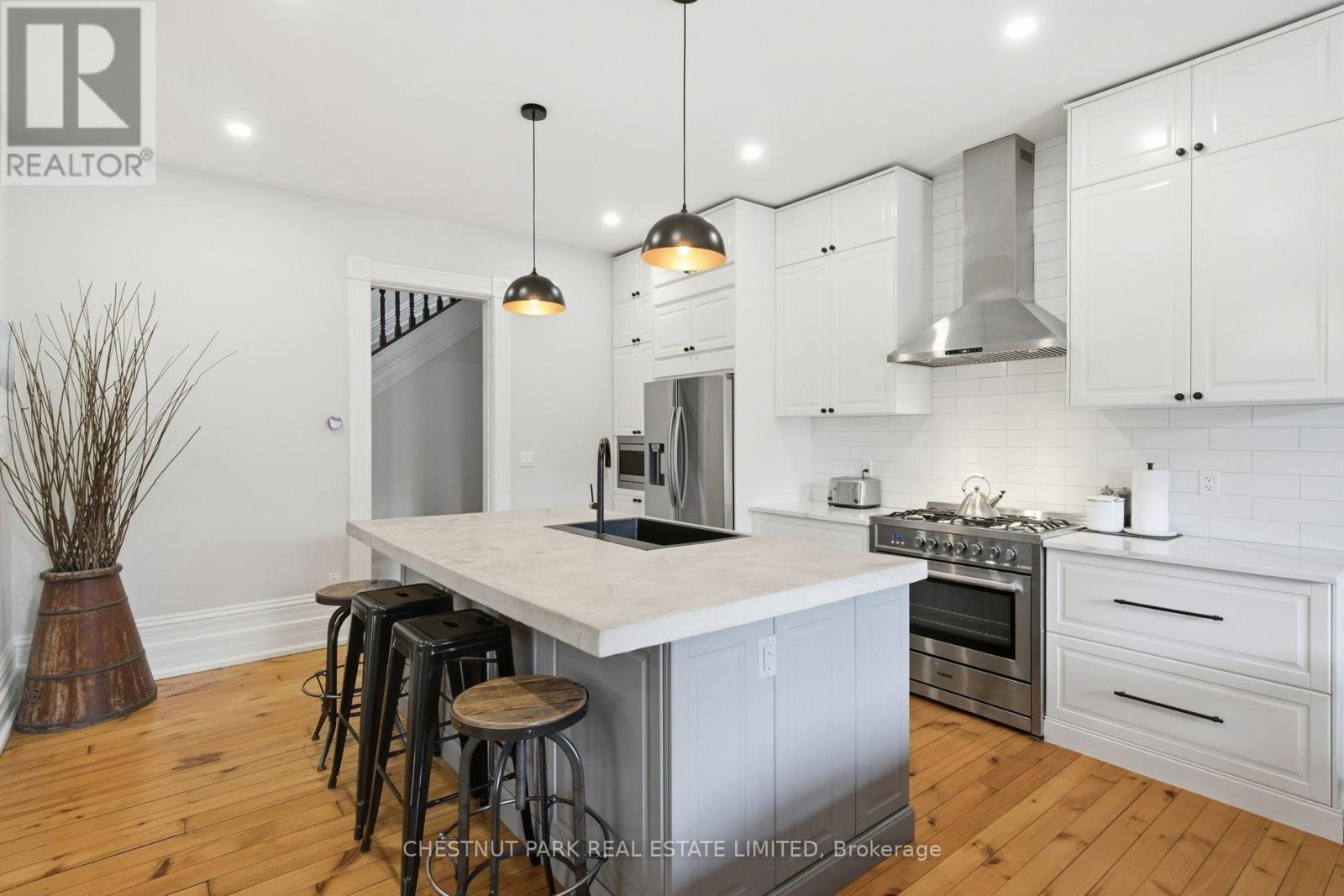 18 Hawarden Avenue Property Photo 10