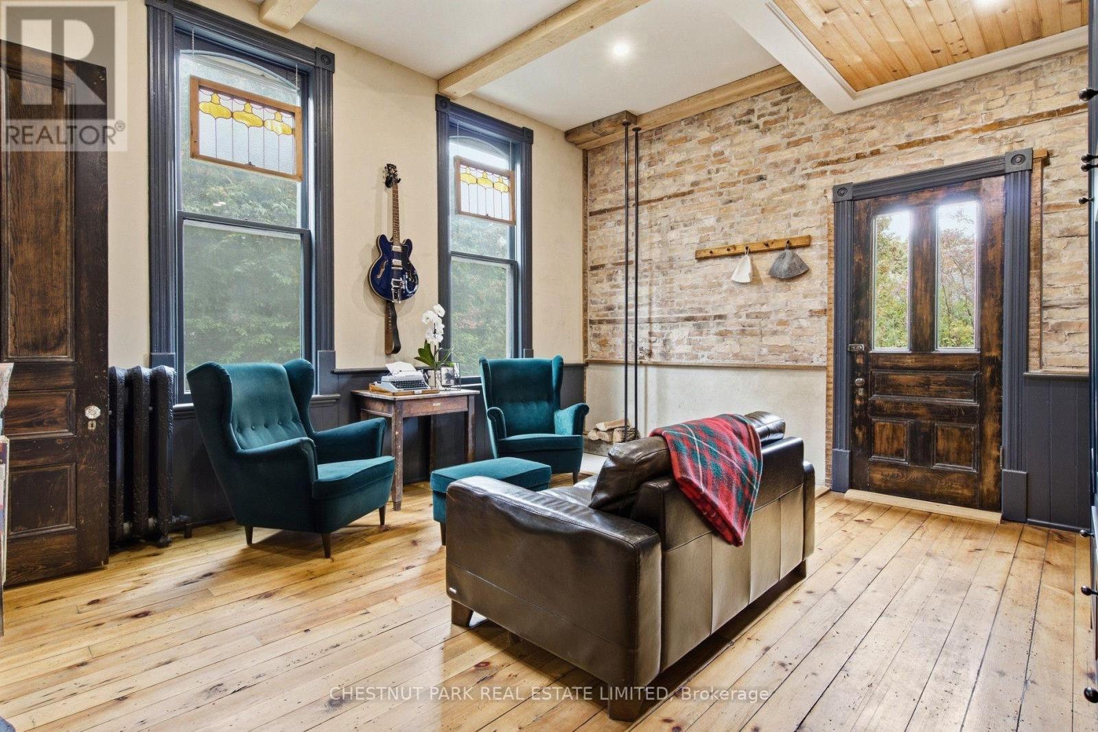 18 Hawarden Avenue Property Photo 17
