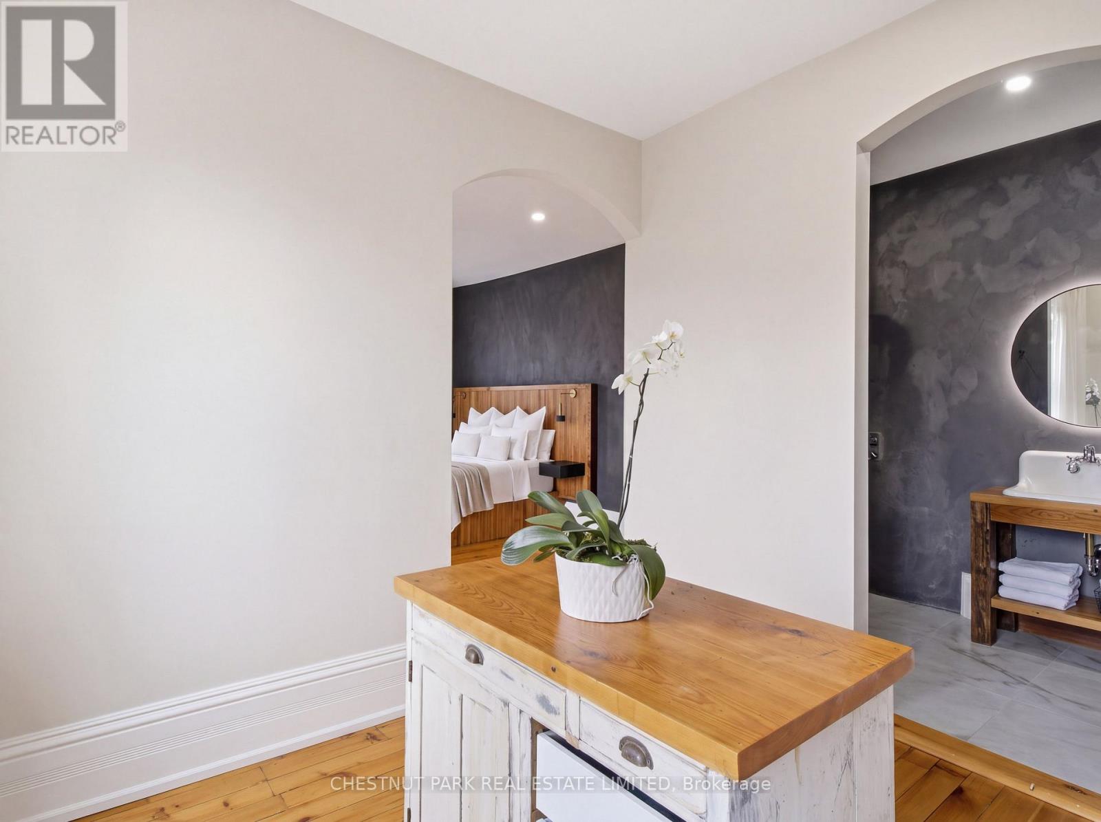18 Hawarden Avenue Property Photo 23