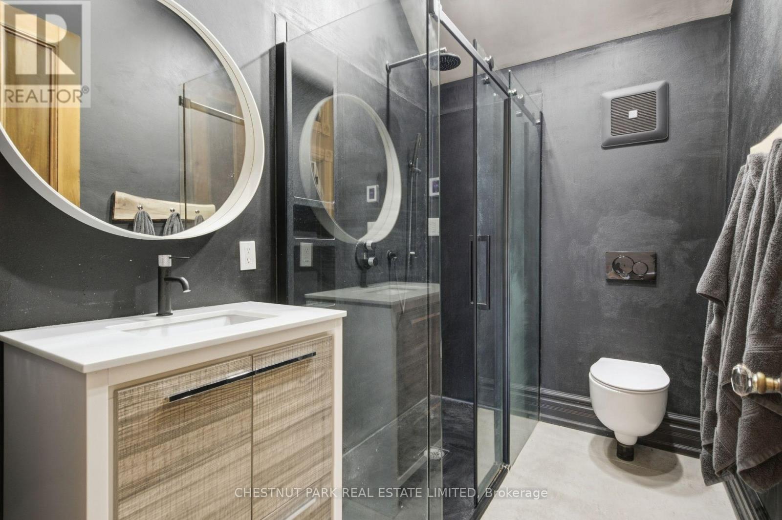 18 Hawarden Avenue Property Photo 37