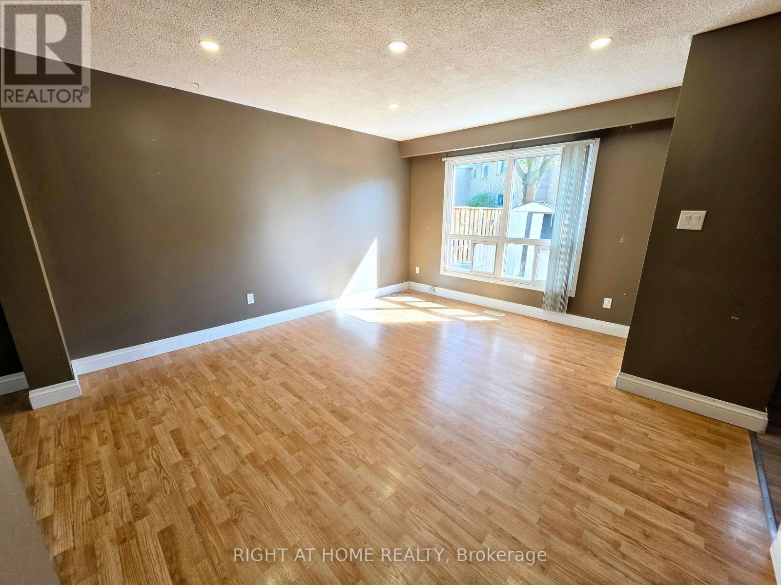 68 Riverdale Drive Property Photo 8