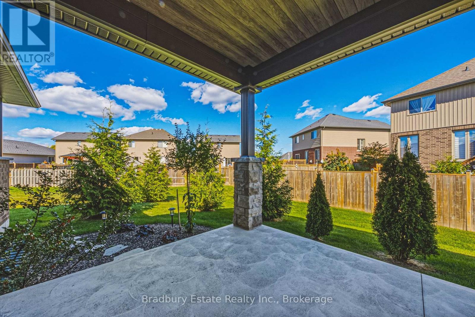 23 - 24 Craddock Boulevard Property Photo 16
