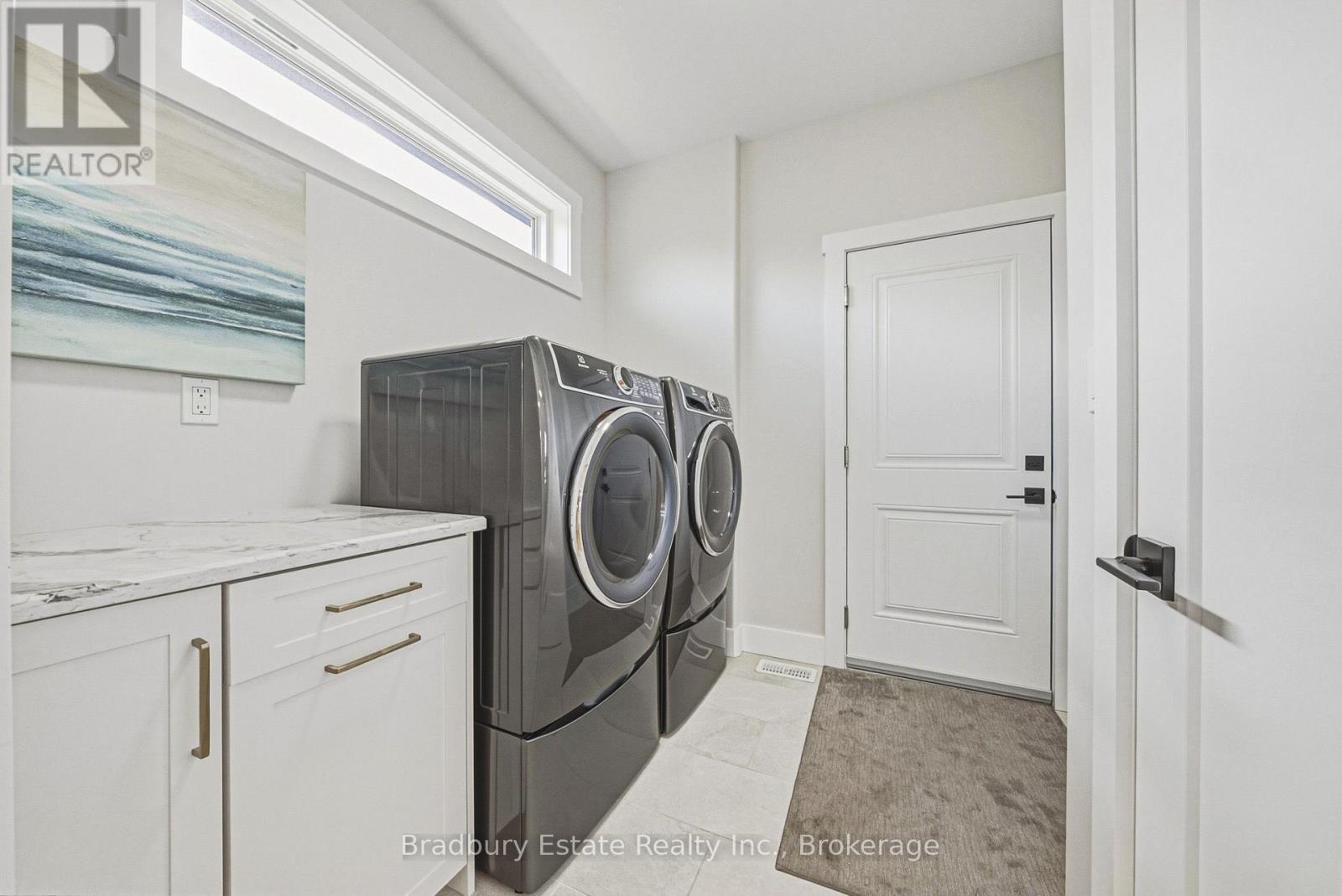 23 - 24 Craddock Boulevard Property Photo 24