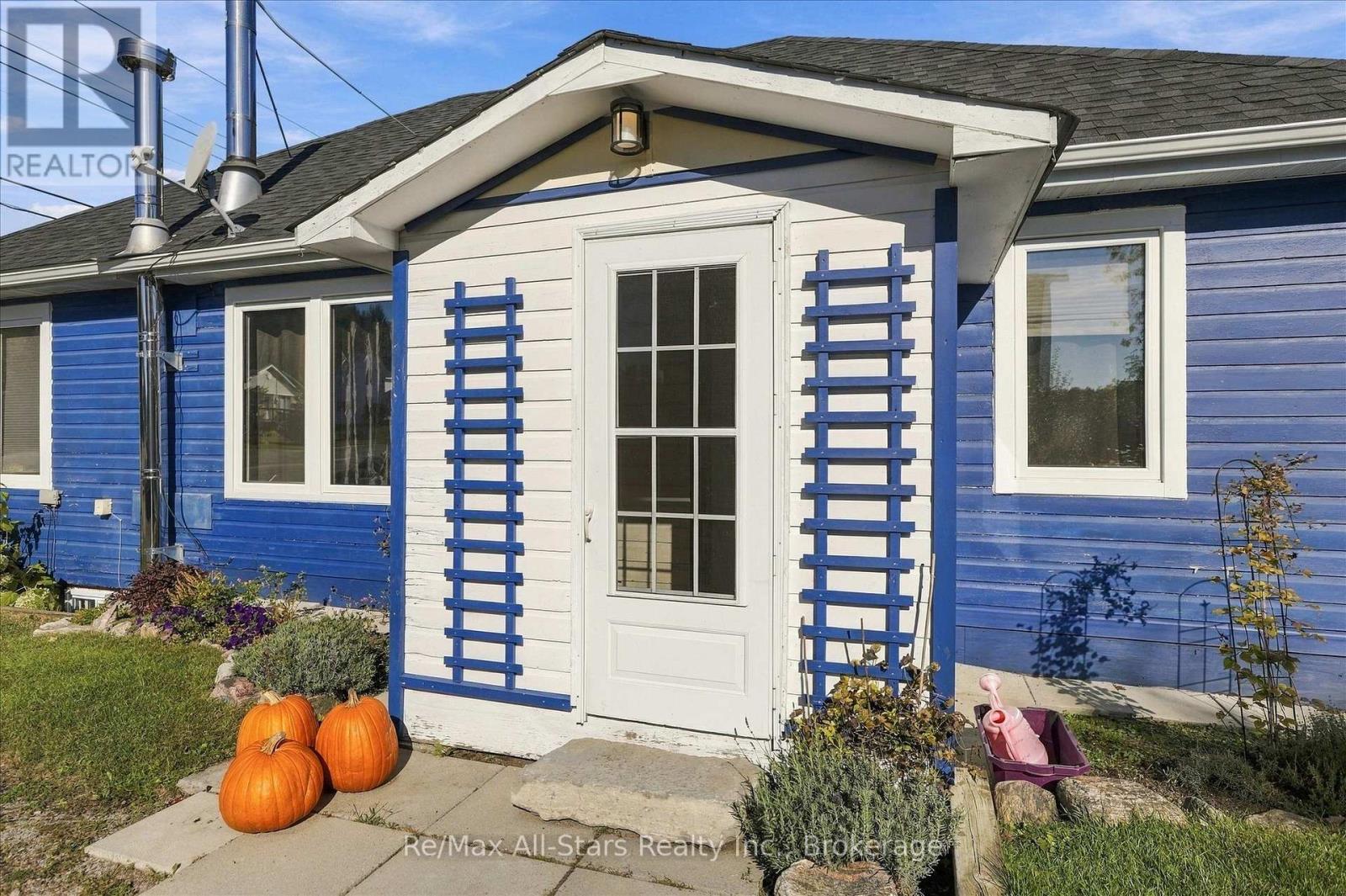 4982 Monck Road Property Photo 4