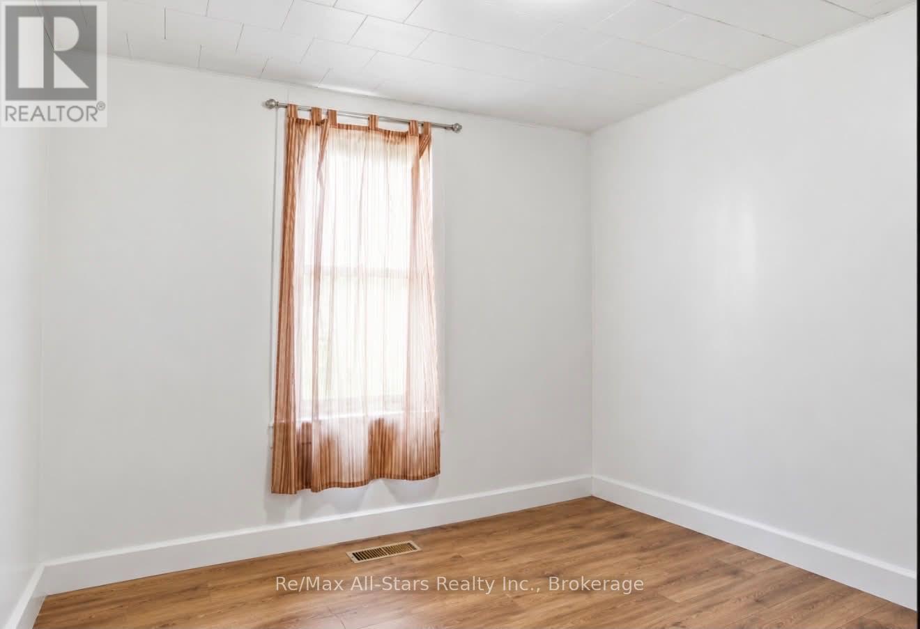 4982 Monck Road Property Photo 8