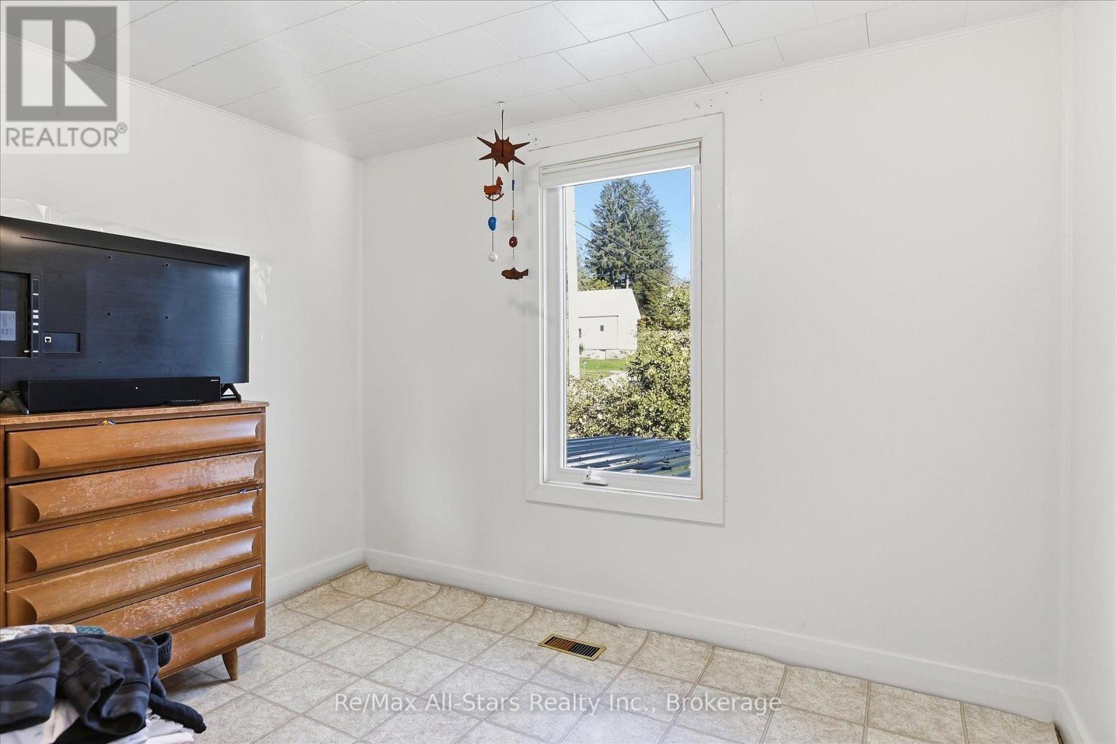 4982 Monck Road Property Photo 10