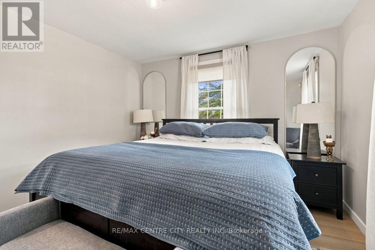 4564 East Road E Property Photo 20