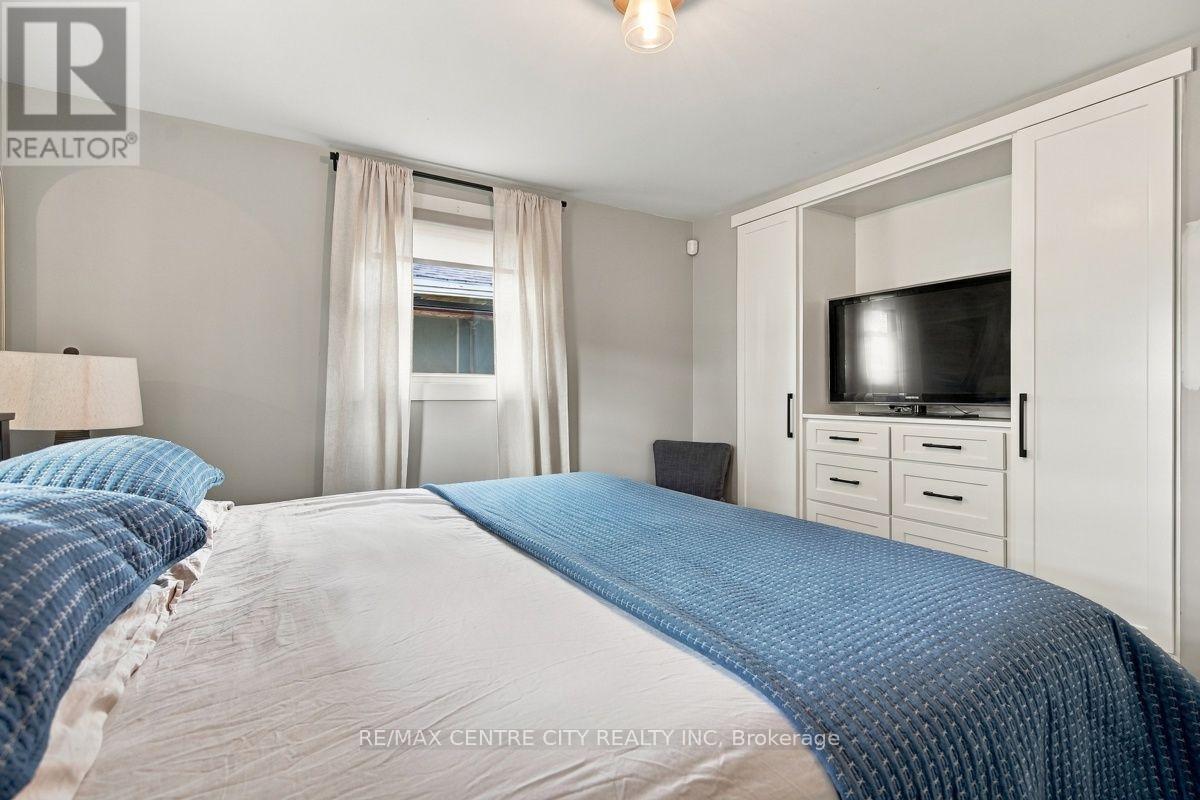 4564 East Road E Property Photo 21