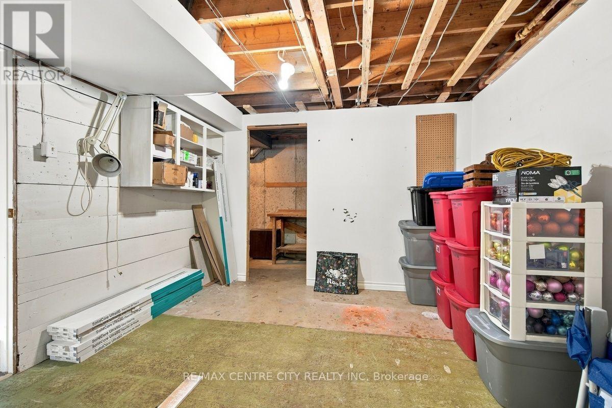 4564 East Road E Property Photo 35
