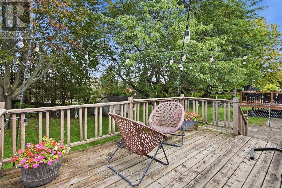 4564 East Road E Property Photo 43