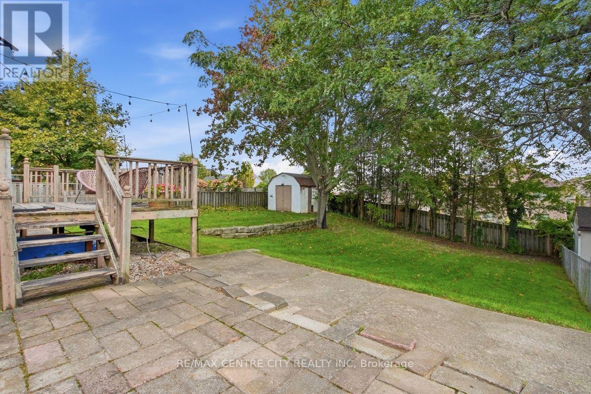 4564 East Road E Property Photo 46