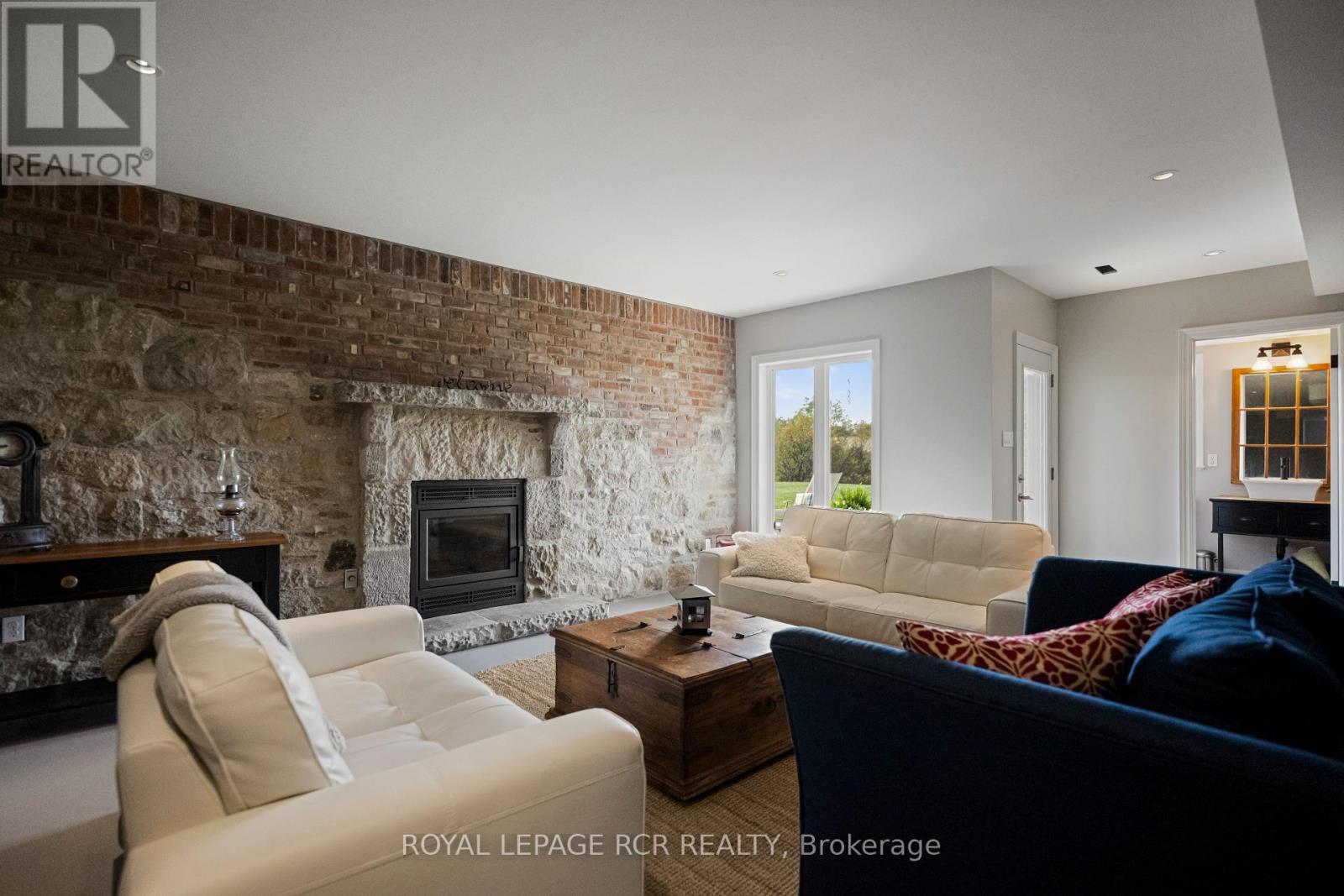 293138 8th Line Property Photo 26