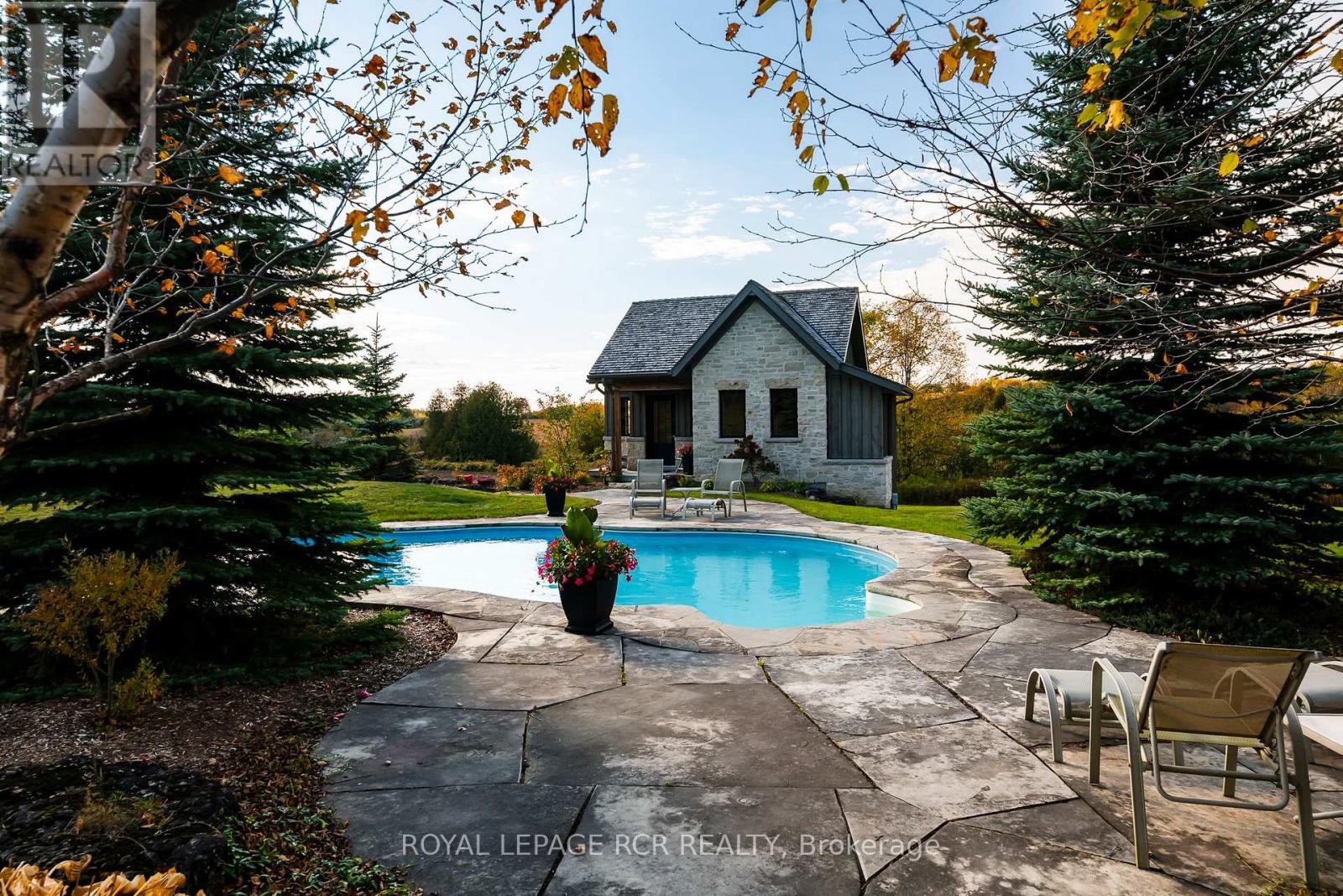 293138 8th Line Property Photo 33