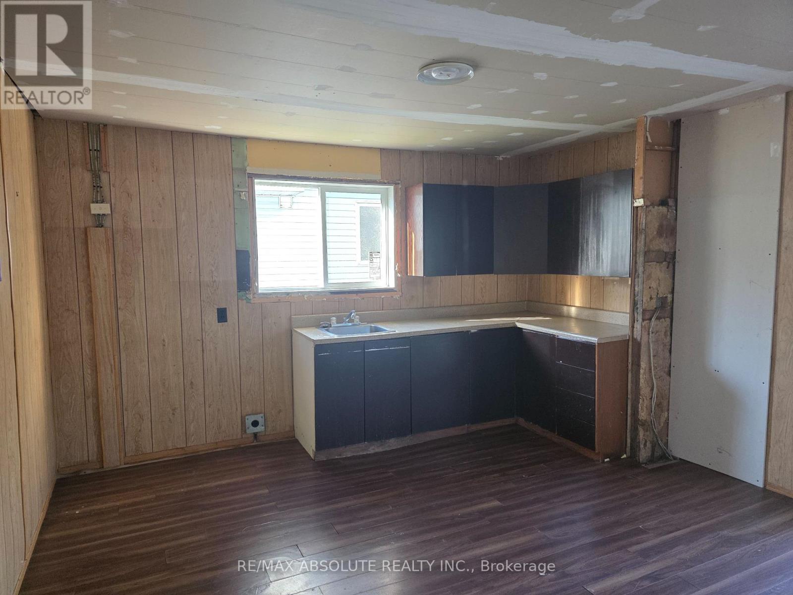 143 Park Avenue Property Photo 8