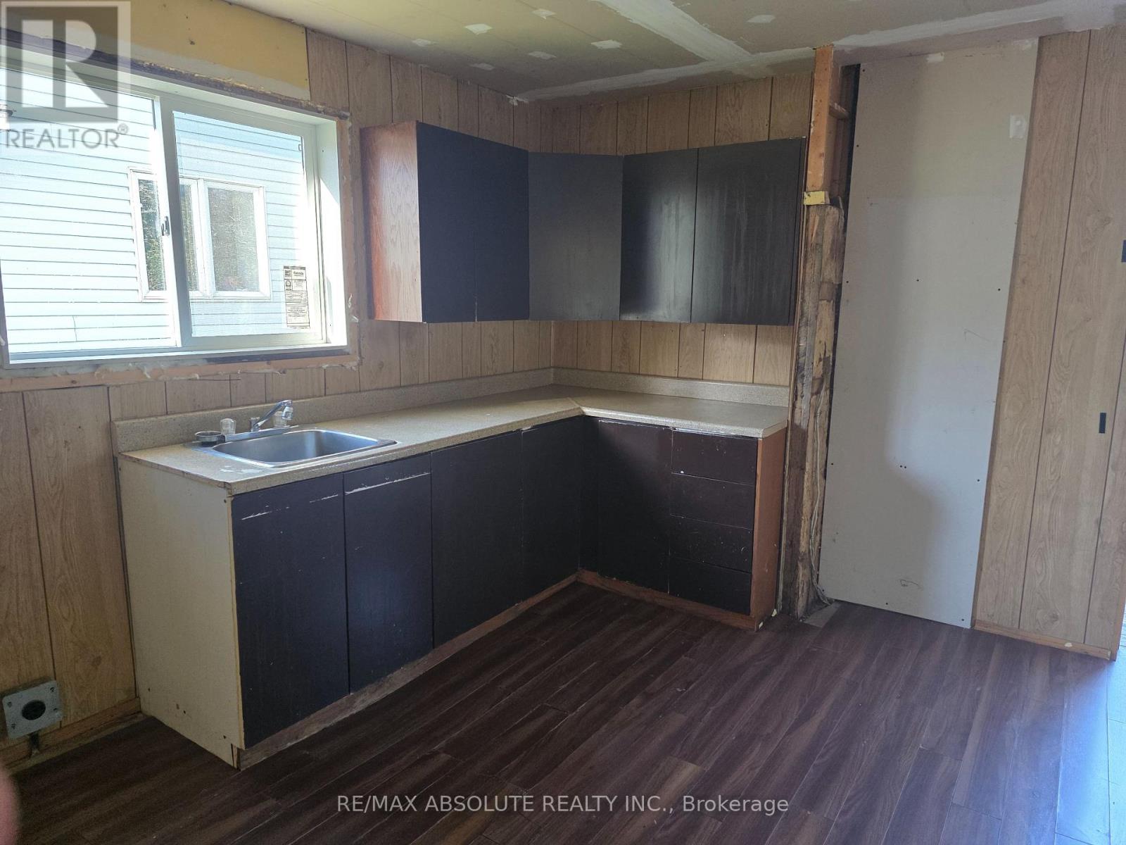 143 Park Avenue Property Photo 10