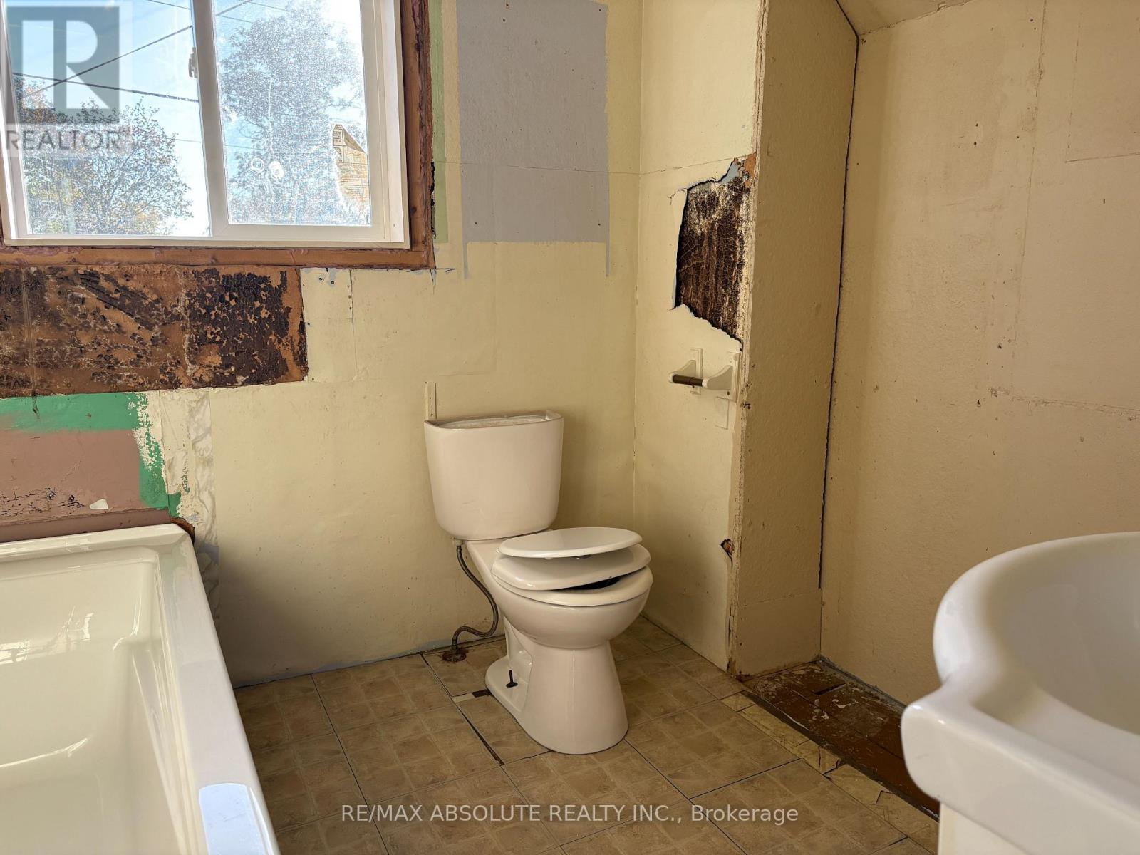 143 Park Avenue Property Photo 23