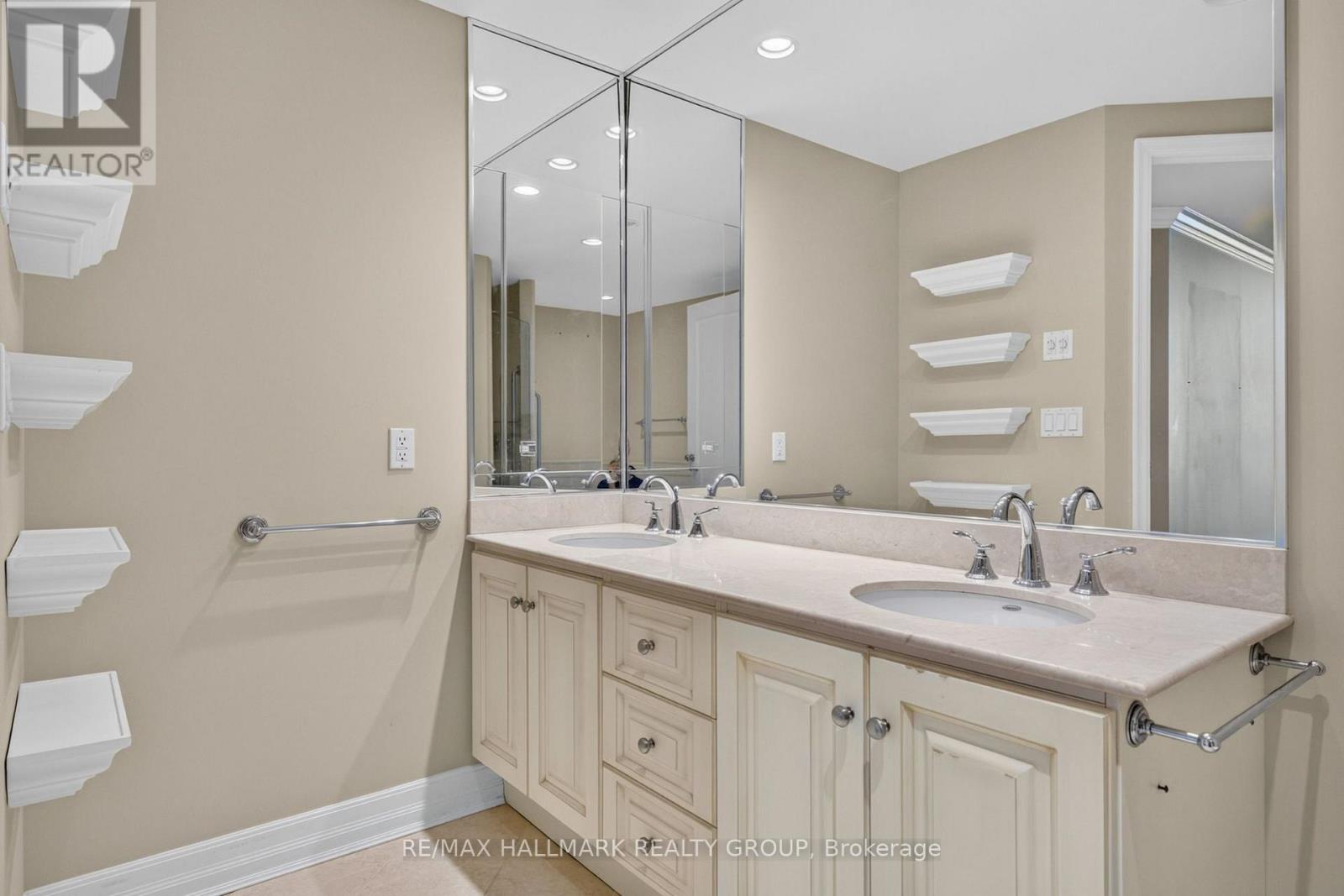 607 - 3590 Rivergate Way Property Photo 20